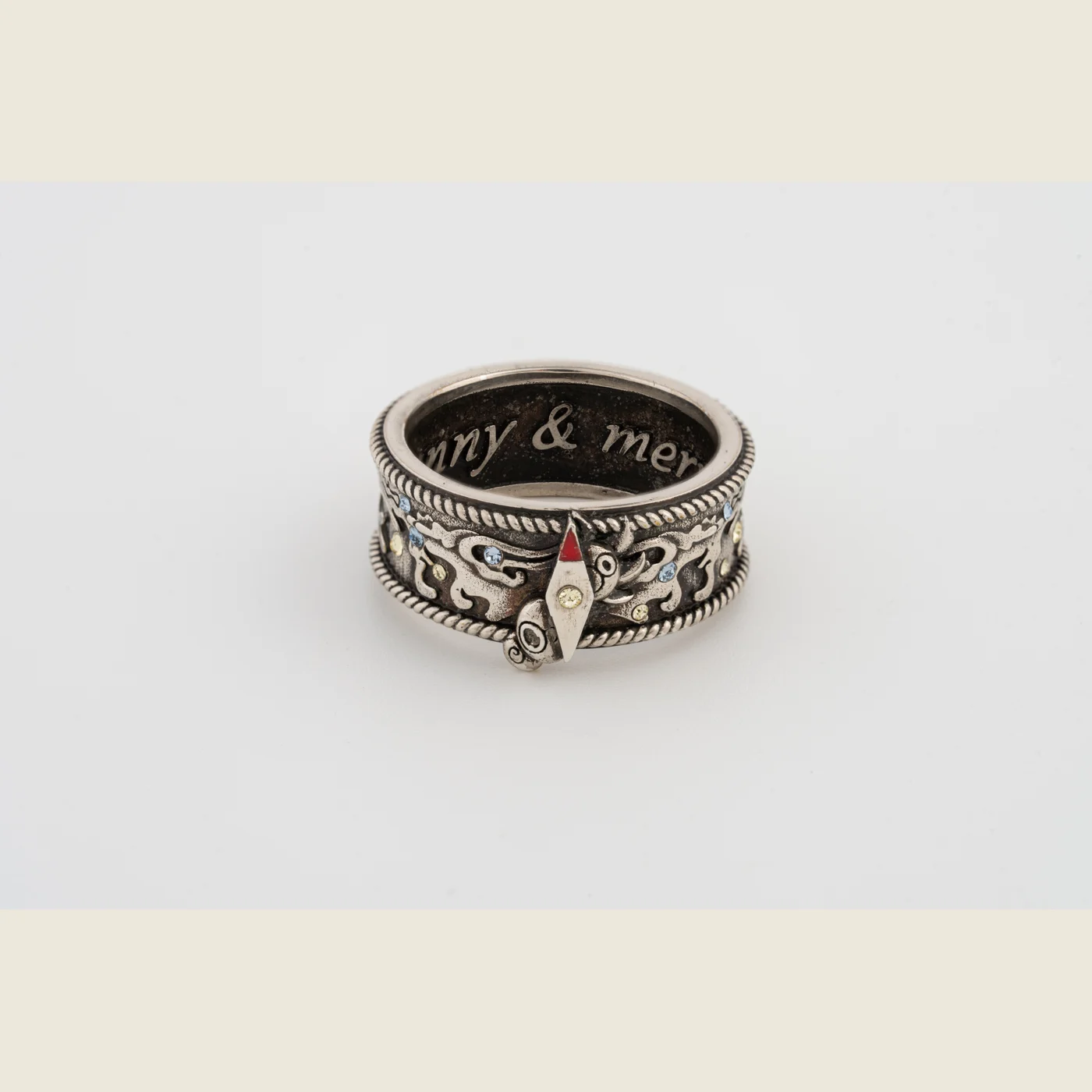 Merry & Sunny Guardian Ring detail